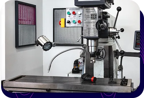 Wiertarko-frezarka jako przykład maszyny przemysłowej poddawanej procesowi wyciszania i diagnostyki akustycznej.