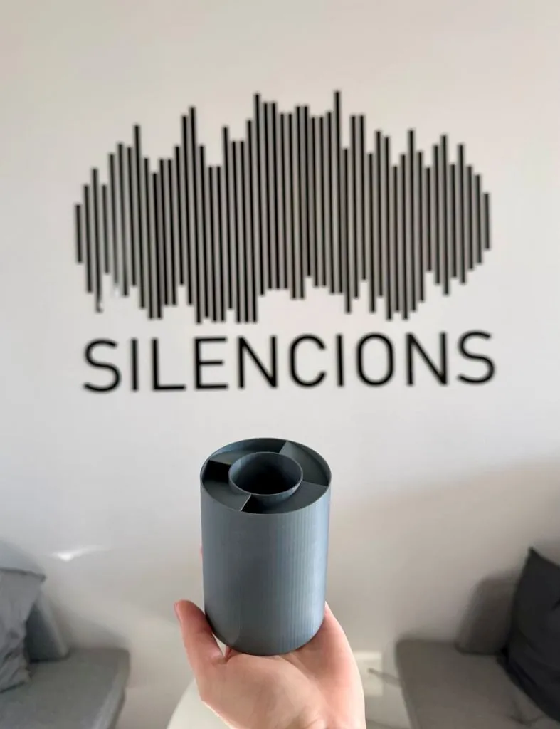 Case Study: zwiększenie izolacyjności akustycznej przelotu ogniowego o 15 dB dzięki tłumikom s|TWIST|